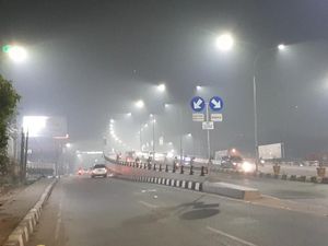Kabut Asap Selimuti Palembang Malam Ini, Status Udara Sangat Tidak Sehat
