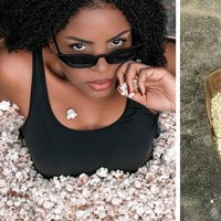 Tumpukan sampah mungkin tidak akan terlihat menarik untuk dijadikan tempat berfoto. Namun berbeda dengan foto ini yang justru menjadikan tumpukan sampah popcorn sebagai tempat untuk mengambil gambar. Angle pengambilan dan pengeditan warna yang tepat dapat membuat foto ini terlihat sangat keren. Layaknya sedang berendam di kolam popcorn bukan? Foto: Arrobabr/Instagram