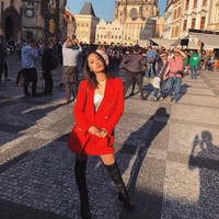 Belum lagi ongkos untuk transportasi, apalagi Grace harus beberapa kali kembali ke AS untuk mengurus visa. Namun tak semua traineee mengalami hal ini karena beberapa orang yang masuk agensi besar akan lebih diurus. Foto: Instagram @gebabyk