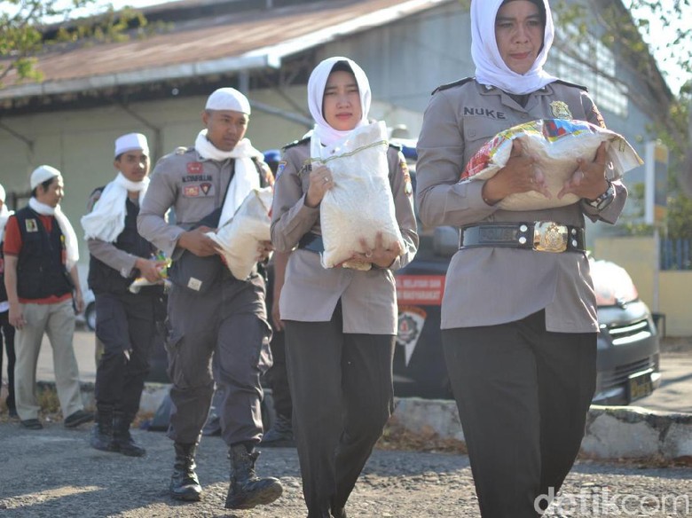 Sambut Hari Santri Nasional, Polisi Kota Probolinggo Gelar Baksos Sambut Hari Santri Nasional, Polisi Kota Probolinggo Gelar Baksos