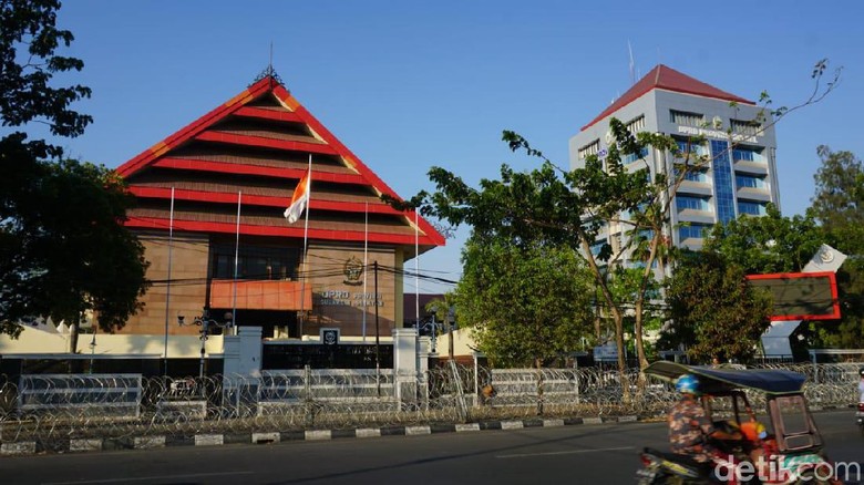 DPRD Bahas RAPBD Sulsel: Kalau Kadis Tak Hadir Tak Dibahas DPRD Bahas RAPBD Sulsel: Kalau Kadis Tak Hadir Tak Dibahas