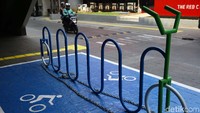 Pemerintah provinsi DKI Jakarta tengah menyiapkan tempat parkir sepeda di setiap stasiun Moda Raya Terpadu (MRT).