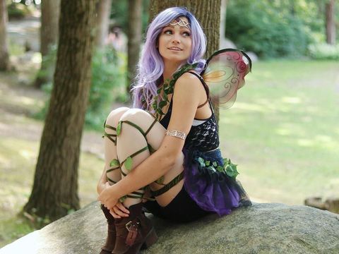 Sering Gonta-ganti Gaya Rambut, Wanita Cantik Ini Ternyata Botak 