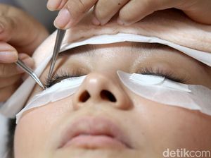 Tren Ekstensi Bulu Mata, Hati-hati Muncul Kutu Jika Tak Dibersihkan