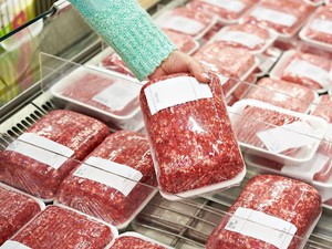 Ibu Ini Dikuntit Polisi Karena Pakai Tas Branded Belanja Daging dan Sayur