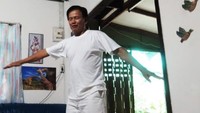 Adik ipar Wassana, Jaroen Raepeth mengaku diputar oleh Alien. Anehnya dia tidak merasakan pusing sama sekali. (CNN Travel)