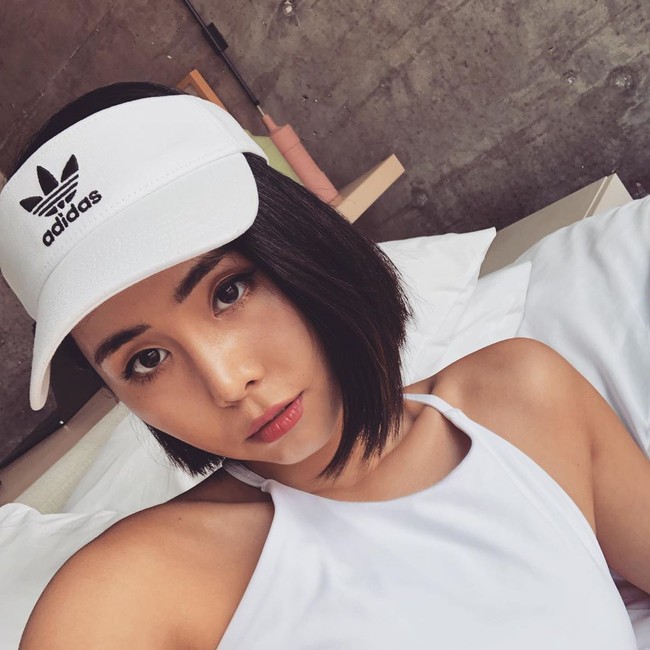 Selain berdasarkan pengalaman pribadi, Grace sering mendatangkan teman-temannya yang berprofesi sebagai idol untuk ikut bercerita. Tentu konten tersebut disukai para penggemar Korean Pop. Foto: Instagram @gebabyk