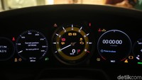 Material interior Porsche tipe 992 serba warna hitam