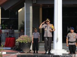Kapolda Sulsel Lepas Personel Patroli Pengamanan 20 Oktober