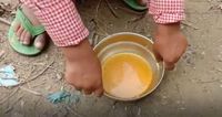 Kisah Miris Anak-anak di India yang Hanya Makan Nasi dan Kuah Kunyit