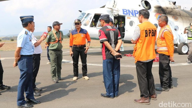 Water Bombing Batal Padamkan Kebakaran di Gunung Arjuno karena Cuaca Water Bombing Batal Padamkan Kebakaran di Gunung Arjuno karena Cuaca
