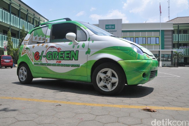 Berita Populer: Mobil Sandiaga Vs Deddy Corbuzier, Mobil Listrik SMK