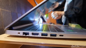 Sementara baterainya disebut bisa bertahap selama 14 jam. Acer menjual Aspire 5 dengan harga mulai dari Rp 10,5 juta. Foto: detikINET/Anggoro Suryo Jati