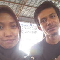 Bertahun-tahun tidak berjumpa dan hanya menelepon setahun sekali dengan Hafis, Azura pun berhasil move on. Ia menerima orang lain dalam kehidupan cintanya dan melupakan Hafis. Namun kedekatan antara Azura dan Hafis kembali terjadi karena adik-adik Hafis. Saat itu, Adik Hafis yang bernama Syafika berkuliah di UPSI, dan lokasinya dekat dengan Azura. Hafis pun kerap bertanya tentang adiknya kepada Azura. Foto: Instagram