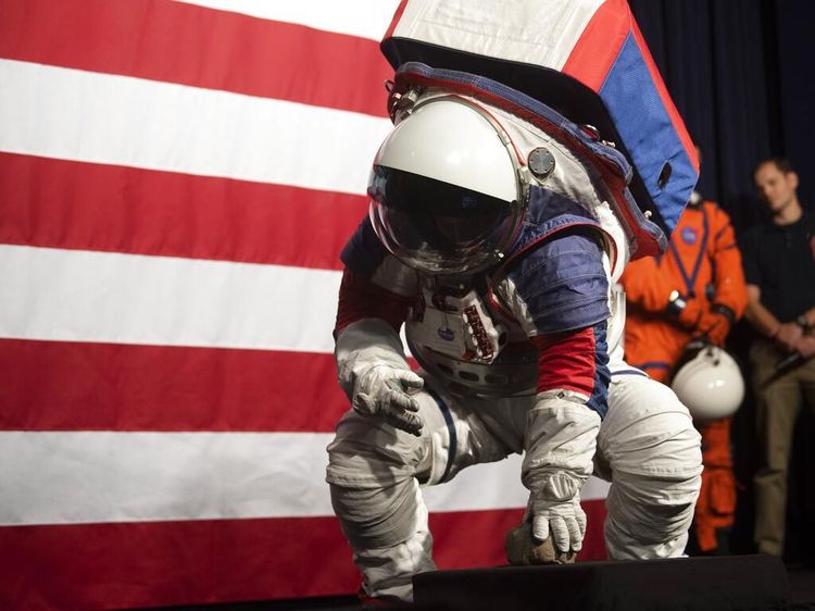 Lebih Dekat dengan Baju Astronaut Baru NASA Buat ke Bulan