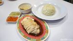 Mantul! Cicip Hainan Chicken Rice yang Enak di Restoran Kekinian