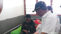 Muhadjir Effendy menjenguk Frans di RSUD Wamena
