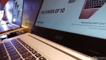 Laptop ini punya layar 14 inch full HD Real IPS yang mempunyai color gamut 100% SRGB. Foto: detikINET/Anggoro Suryo Jati