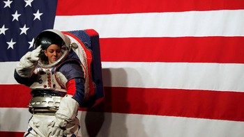 Program Artemis oleh NASA dipersiapkan untuk mendaratkan kembali manusia di Bulan pada tahun 2024. Foto: Reuters