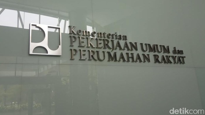 gedung kantor kementerian pupr