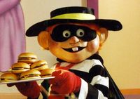 Aksi 'Hamburglar', Pencuri Burger di Jalan yang Dapat Setangkup Burger