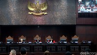 Dalam sidang tersebut, hakim memberikan waktu perbaikan 14 hari kepada Faldo cs sebagai pemohon. Batas akhir penyerahan perbaikan itu adalah 29 Oktober 2019.