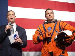 Lebih Dekat dengan Baju Astronaut Baru NASA Buat ke Bulan