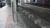 Parkiran tersebut dibuat untuk mendukung masyarakat menggunakan sepeda sebagai transportasi.