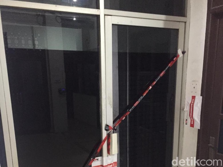 Kena OTT KPK Bareng Wali Kota Medan, Ruang Kadis PU Disegel Kena OTT KPK Bareng Wali Kota Medan, Ruang Kadis PU Disegel