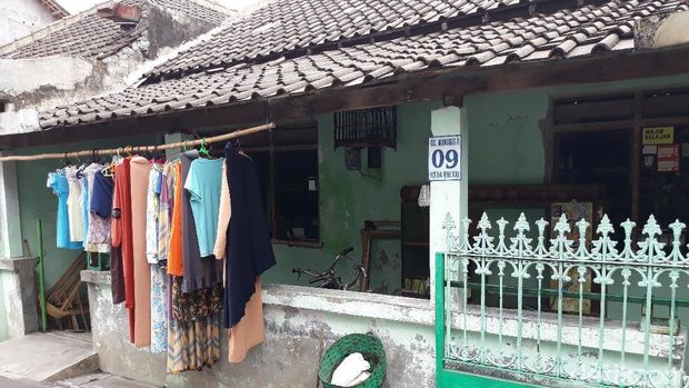 Densus 88 geledah dua rumah di Sukoharjo.