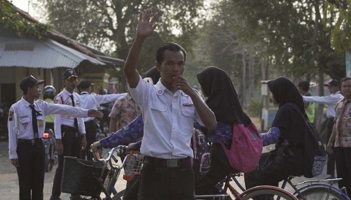 Penjaga Sekolah Asal Tegal Menangkan Unit Rumah Milyaran dari Smartfren WOW