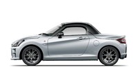 Copen GR Sport adalah mobil sport pertama dalam seri GR yang dikembangkan oleh Toyota Gazoo Racing dan dibuat oleh Daihatsu. Seperti diketahui, Daihatsu kini telah menjadi anak perusahaan dari Toyota. Foto: Dok. Toyota