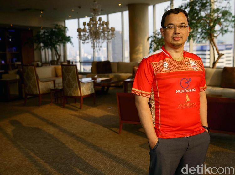 Vijaya Fitriyasa, Kuda Hitam di Bursa Caketum PSSI