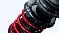 Untuk suspensi, Copen GR Sport mendapatkan tuning special dengan coil spring yang dibalut warna merah. Hal itu menambah kesan sporty pada mobil ini. Foto: Dok. Toyota