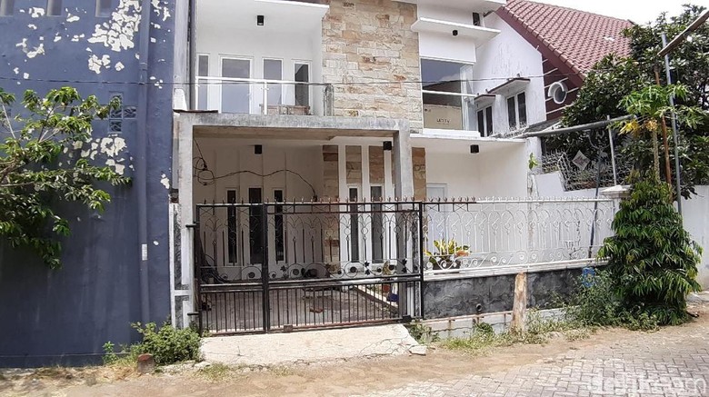 Cerita Warga Soal Penggeledahan Rumah Terduga Teroris di Malang Cerita Warga Soal Penggeledahan Rumah Terduga Teroris di Malang