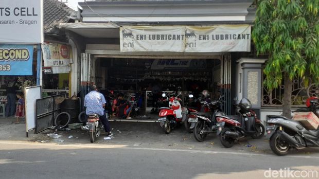 Densus 88/AT Meringkus Pasangan Suami Istri di Sragen
