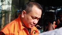 KPK menduga Eka Safitri dan jaksa Satriawan membantu Dirut PT Manira Arta Rama Mandiri, Gariella untuk mengikuti lelang proyek di Dinas PUPKP. Dari bantuan ini, jaksa Eka dan Satriawan mendapat fee sebesar Rp 100,870 juta pada 15 Juni 2019 dan Rp 110,870 juta pada 19 Agustus.