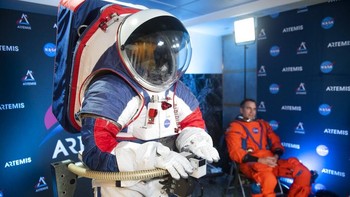 Setelah berhasil mendarat ke Bulan nantinya, NASA akan mengarahkan pandangan untuk penjelajahan ke Planet Mars. Foto: AP
