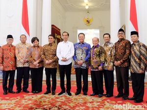 Di Samping Jokowi, Bamsoet Tegaskan Presiden Tak Dipilih MPR