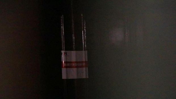 Gembok KPK di kantor Wali Kota Medan, Rabu (16/10/2019)