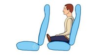 Ya terkadang leg room di kursi pesawat memang terasa kelewat rapat sih... (Foto: via Boredpanda.com)