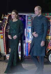 Saat Kate Middleton Naik Bajaj Pakai Gaun Rp 65 Juta di Pakistan