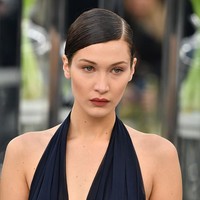 Bella Hadid diumumkan sebagai wanita paling cantik di dunia. Secara ilmiah, wajah model 23 tahun itu paling ideal dan mendekati kesempurnaan. Foto: Monica Schipper/Getty Images