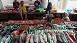 Kios di Bawah Rusunawa Pasar Rumput Mulai Beroperasi