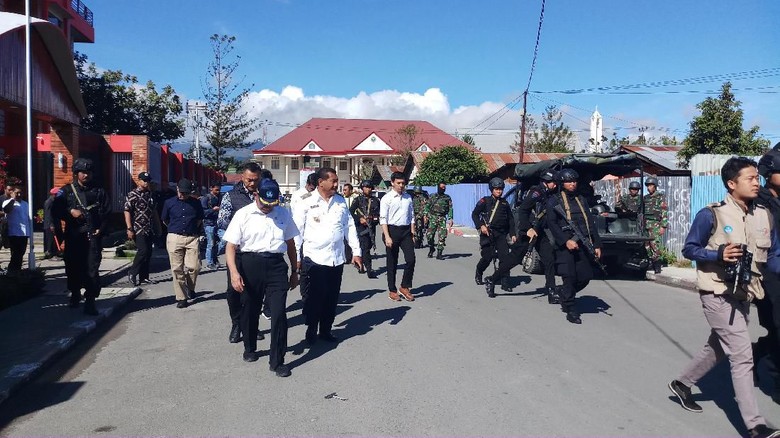 Hari Kedua Kunjungan ke Papua, Pengamanan Mendikbud Diperketat Hari Kedua Kunjungan ke Papua, Pengamanan Mendikbud Diperketat
