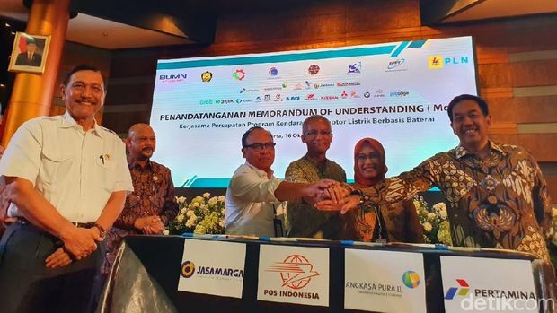 Soetta Bakal Jadi Bandara Pertama yang Bisa Isi Baterai Mobil Listrik