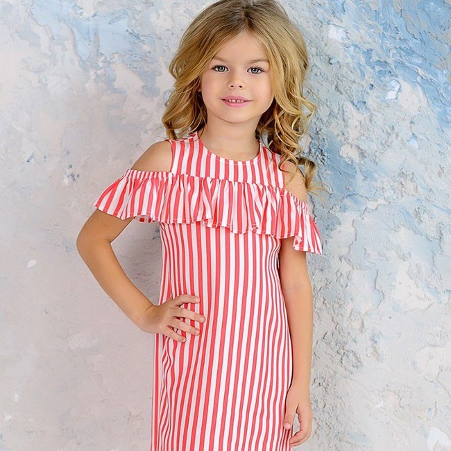 Alina sudah jago bergaya di depan kamera. Tak heran banyak perusahaan ingin merekrutnya sebagai model. Termasuk majalah gaya hidup ternama InStyle dan Grazia. Foto: Instagram/@alina_yakupova_official