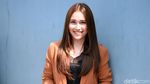 Terpesona Senyum Ayu Ting Ting