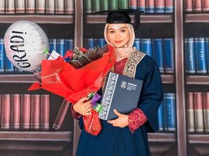 Viral, Kisah Inspiratif Perjuangan Wanita Pengidap Kanker Demi Lulus Kuliah