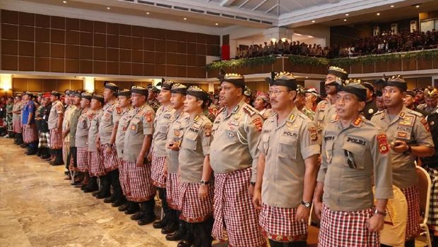 Pertemuan ini dilaksanakan untuk mengantisipasi gangguan keamanan jelang pelantikan presiden dan wakil presiden akhir pekan ini.